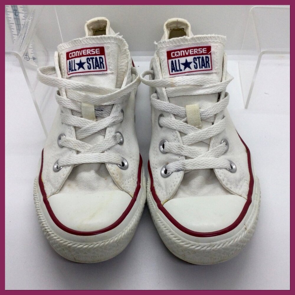 Red Trim Chucks, sz 4